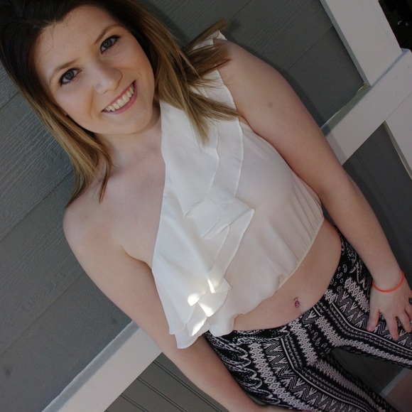 White ruffle one shoulder crop top - Picture 4 of 6